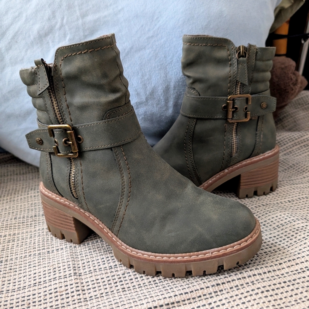 Comfy Boots Green Low Heeled